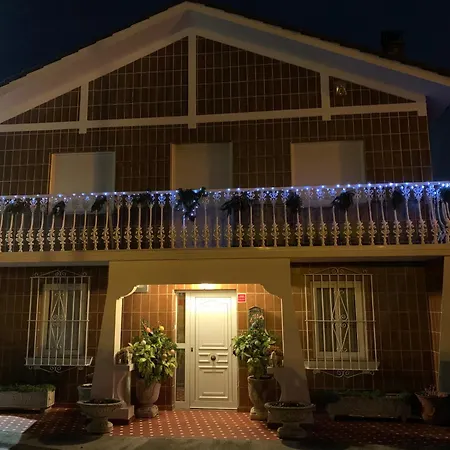 La Casa De בית נופש Cudon